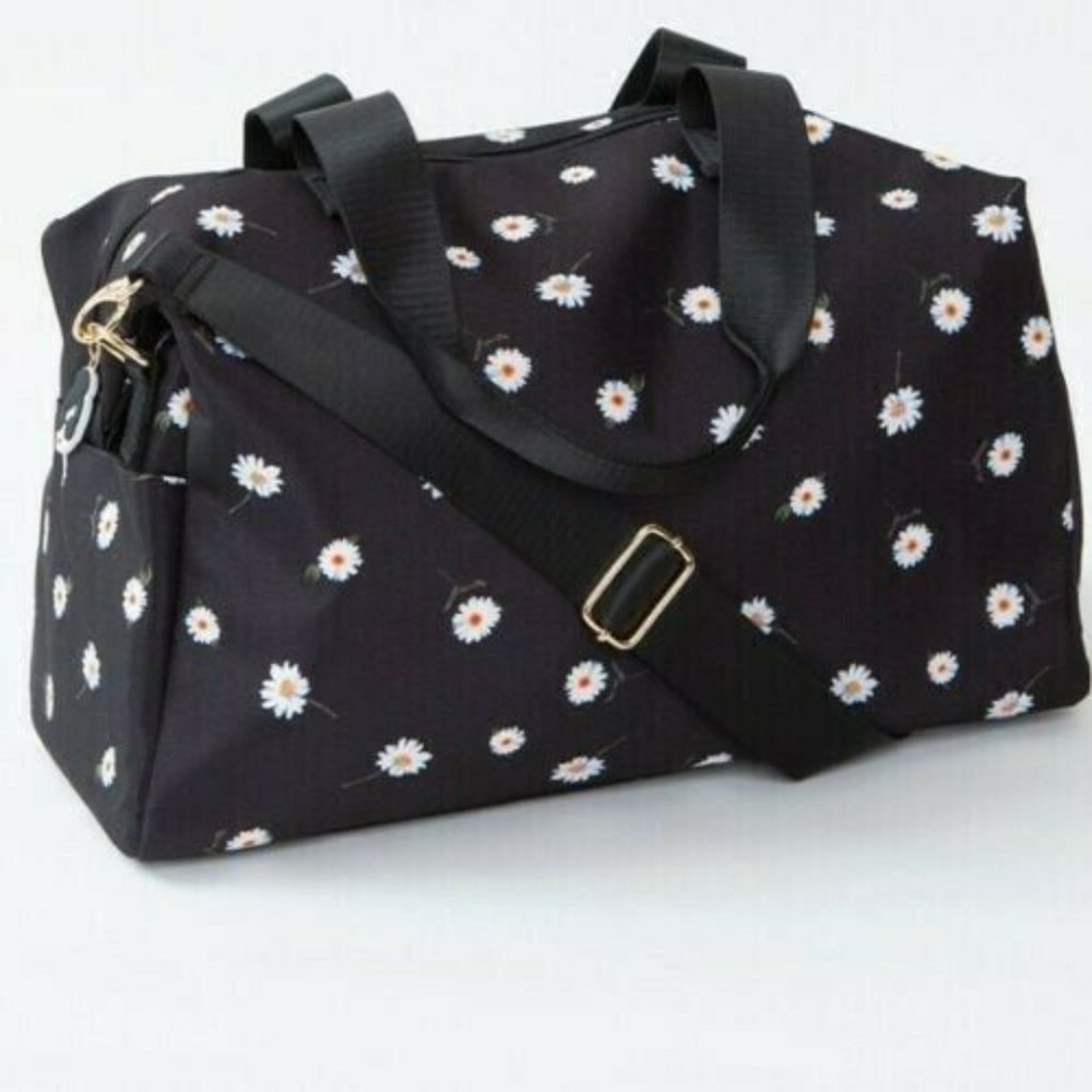 Brand New Alice & Olivia Duffel Bag & Bucket Hat Daisy Print.